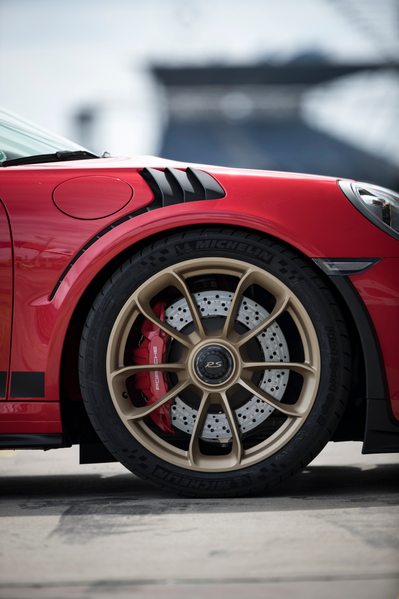Illustration for article titled Put These Very Good 2019 Porsche 911 GT3 RS Photos In Your Life
